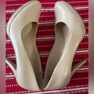 Nike West | Beige Pumps